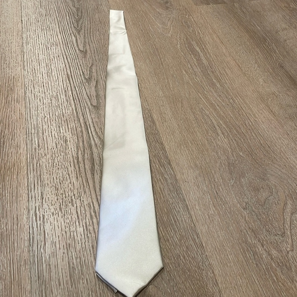 Saks fifth Avenue cream silk tie